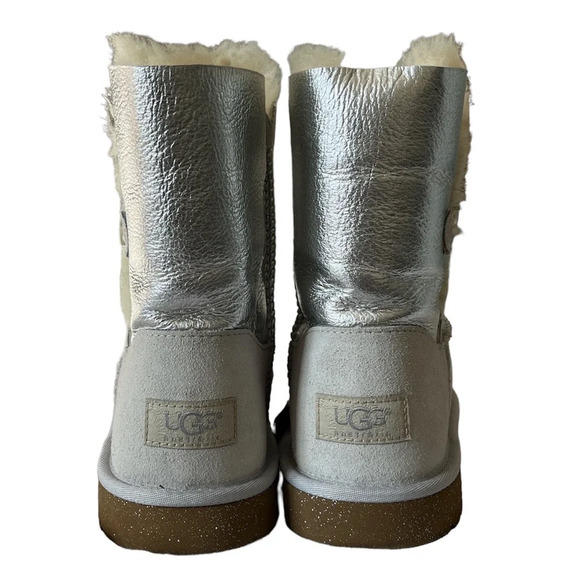 UGG Silver Glitter Metallic Bailey Boots Leather Shearling Fur Button Si… - Picture 4 of 10